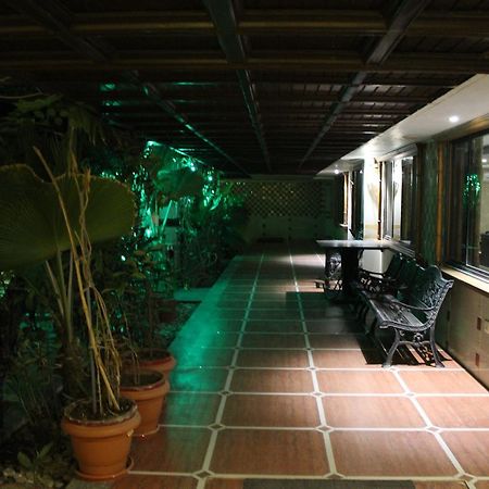 Hotel Orange Inn Sarkhej Luaran gambar